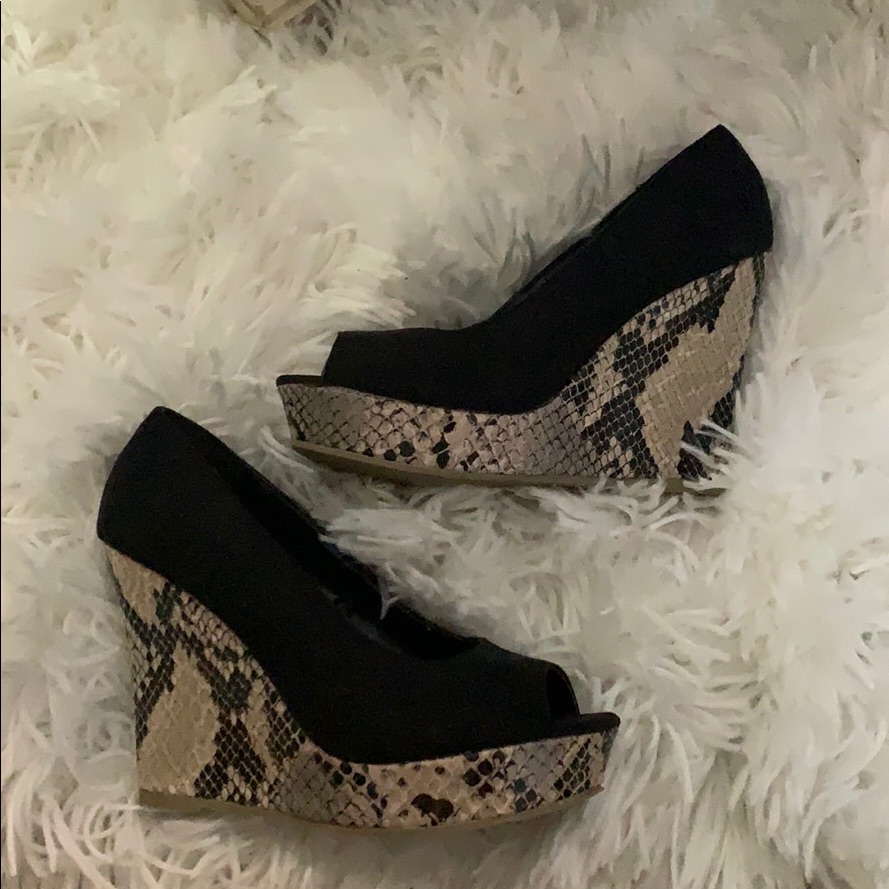 Black/Python Wedges